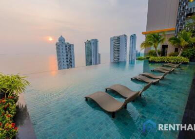 For sale condo 2 bedrooms at The Riviera Wongamat