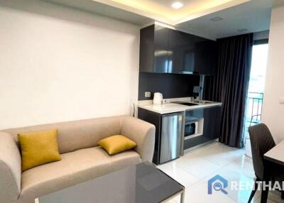 Live the Dream in Pattaya: Arcadia Beach Continental Condo for 1.55M Baht