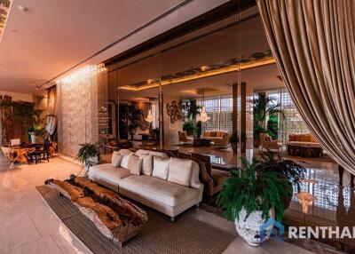 Riviera Wongamat! Luxury condo for just 2.99M Baht