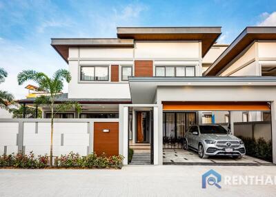 Pool Villa in the Heart of Pattaya City from a Reputable Developer for Sale!