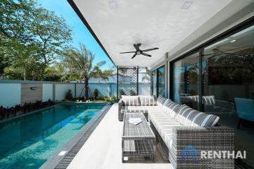 Pool Villa in the Heart of Pattaya City from a Reputable Developer for Sale!