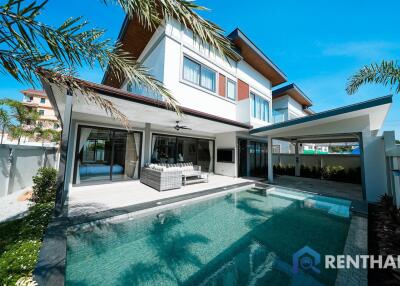 Pool Villa in the Heart of Pattaya City from a Reputable Developer for Sale!