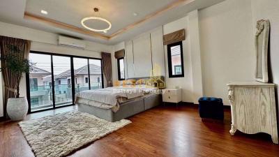3 Bedrooms Villa / Single House in The Lake Huay Yai H011246