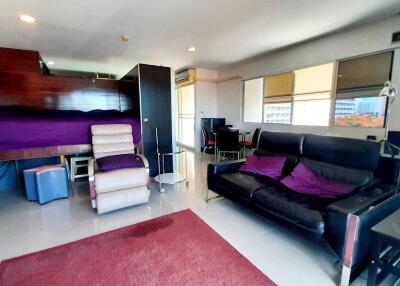 Large Studio for Sale in T.W. Condo Jomtien