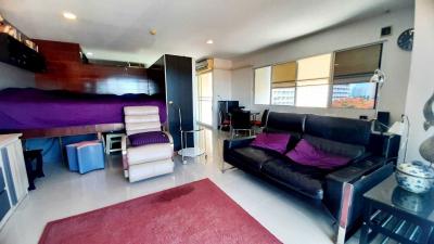 Large Studio for Sale in T.W. Condo Jomtien