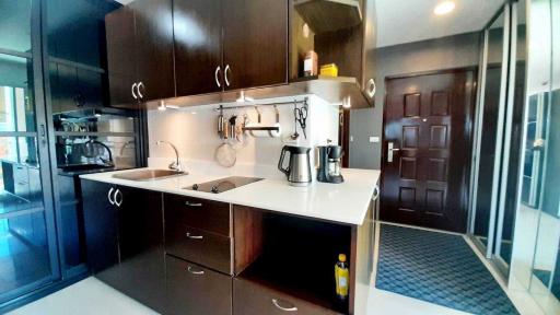 Large Studio for Sale in T.W. Condo Jomtien