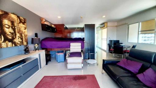 Large Studio for Sale in T.W. Condo Jomtien