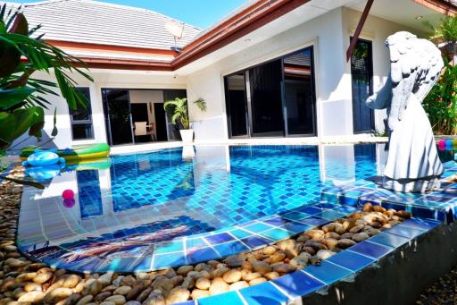 Dream House with Pool for Sale in Pattaya