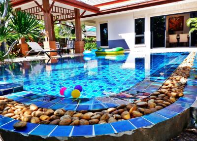 Dream House with Pool for Sale in Pattaya