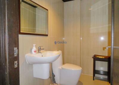 2 Bedrooms Condo in Prime Suites Central Pattaya C008406