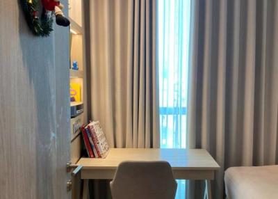 2-BR Condo at Supalai Oriental Sukhumvit 39 near MRT Phetchaburi