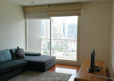 2-BR Condo at Baan Siri Sukhumvit 13 Condominium near ARL Makkasan