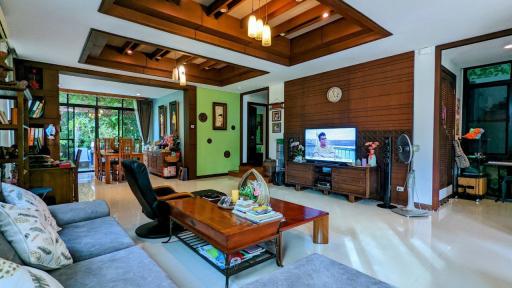 Luxury Pool Villa 4 Bed for Sale in East Pattaya