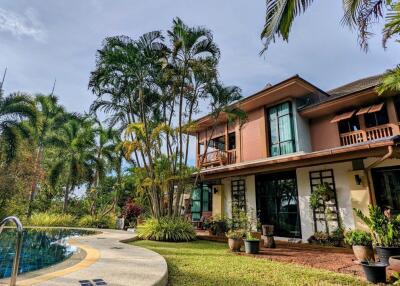 Luxury Pool Villa 4 Bed for Sale in East Pattaya