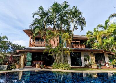 Luxury Pool Villa 4 Bed for Sale in East Pattaya