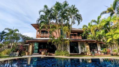 Luxury Pool Villa 4 Bed for Sale in East Pattaya