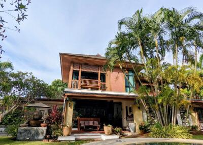 Luxury Pool Villa 4 Bed for Sale in East Pattaya