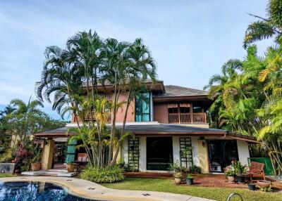 Luxury Pool Villa 4 Bed for Sale in East Pattaya