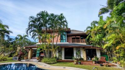 Luxury Pool Villa 4 Bed for Sale in East Pattaya