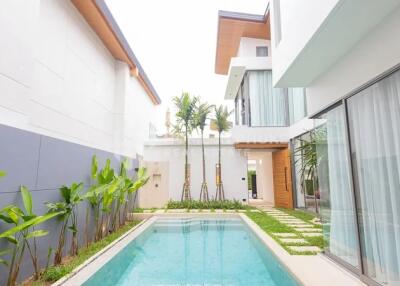 Two Storey Pool Villa in Pasak