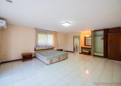 3 Bed Condo For Sale In Jomtien - Grand Condotel