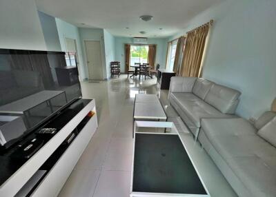 House in East Pattaya with 3 Bedrooms for Sale