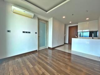 Great Condo at The Peak Towers for Sale