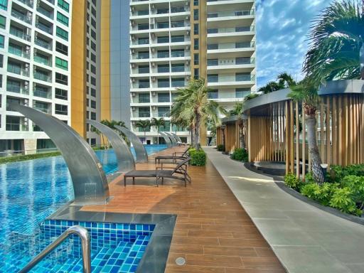 Great Condo at The Peak Towers for Sale