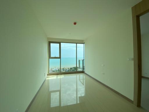 Unfurnished Riviera Jomtien Condo for Sale