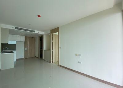 Unfurnished Riviera Jomtien Condo for Sale