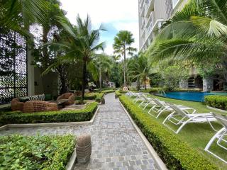 Unfurnished Riviera Jomtien Condo for Sale