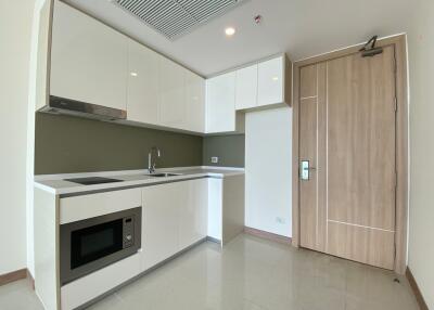 Unfurnished Riviera Jomtien Condo for Sale