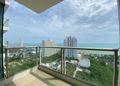 Unfurnished Riviera Jomtien Condo for Sale