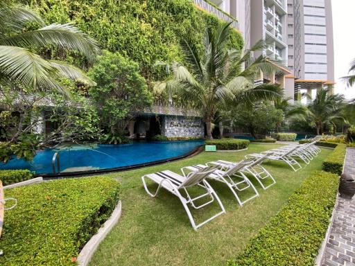 Unfurnished Riviera Jomtien Condo for Sale