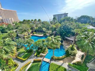 The Riviera Wong Amat Condo for Sale