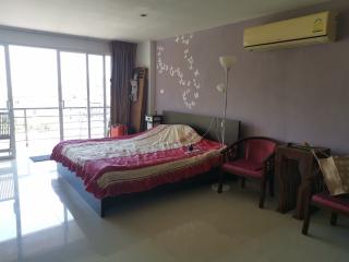 Spacious studio apartment near Patong Beach