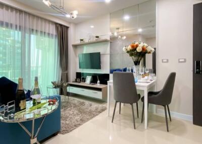 Luxury Condo for Sale at Dusit Grand View