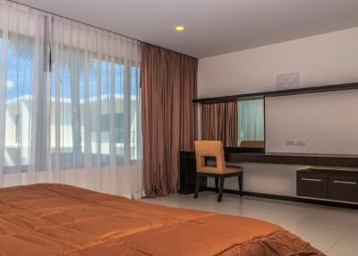 Comfortable 1 bedroom apartment with a modern design near Kamala beach