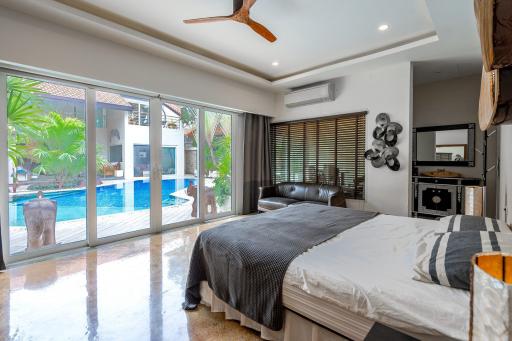 Pool Villa House for Sale in Pratumnak Hill