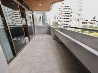 Big 3-Bedrooms condo plus study room and large balcony - Sukhumvit soi 11