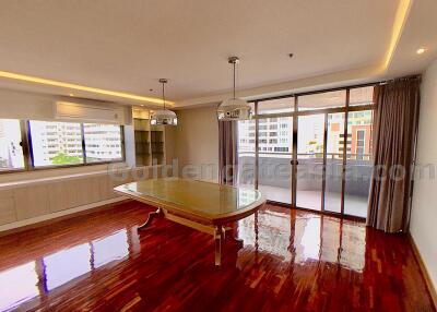 Big 3-Bedrooms condo plus study room and large balcony - Sukhumvit soi 11