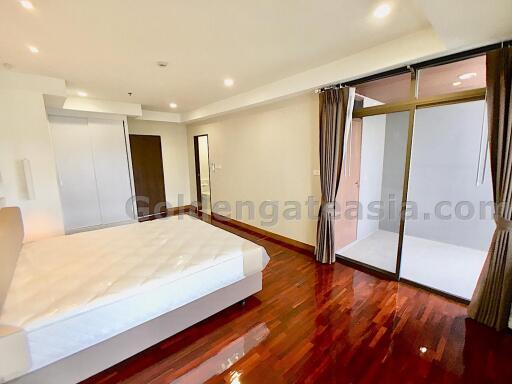 Big 3-Bedrooms condo plus study room and large balcony - Sukhumvit soi 11