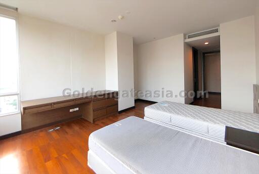 3-Bedrooms on high floor with balcony - Sukhumvit 55 (Thong Lo)