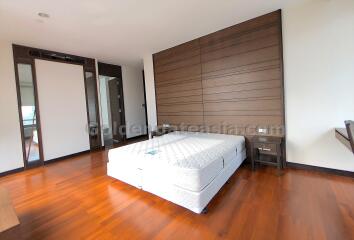 3-Bedrooms on high floor with balcony - Sukhumvit 55 (Thong Lo)