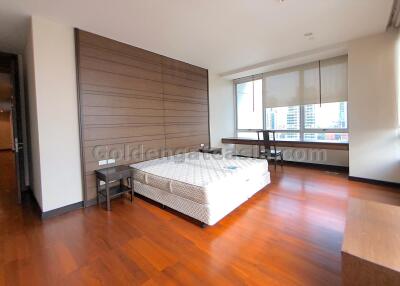 3-Bedrooms on high floor with balcony - Sukhumvit 55 (Thong Lo)