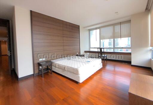 3-Bedrooms on high floor with balcony - Sukhumvit 55 (Thong Lo)