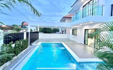 House For Sale in East Pattaya - 4 Bed 4 Bath