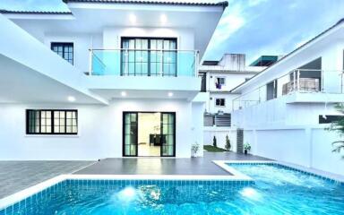 House For Sale in East Pattaya - 4 Bed 4 Bath