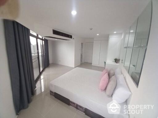 3-BR Condo at The Waterford Park Sukhumvit 53 Condominium near BTS Thong Lor