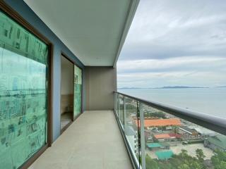 Beachfront Aeras Condo for Sale in Jomtien